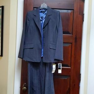 Kasper 3 pc suit NWT